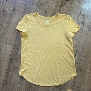 SO Girls size S short sleeve t-shirt yellow